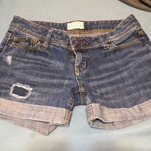 Mid rise aéropostale shorts Size: 0